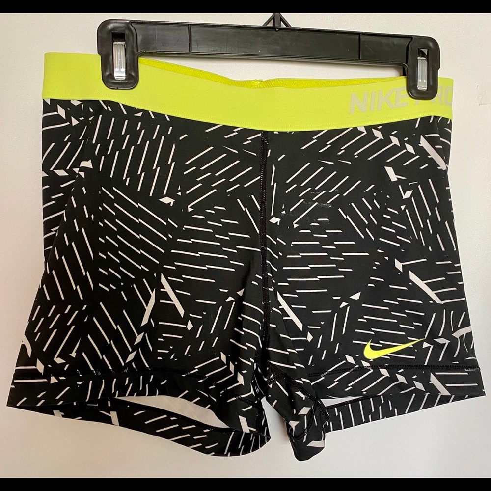 NIKE PRO, Ladies XL Running Shorts. Dri Fit. Grafx